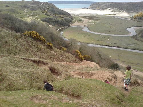 Three Cliffs Bay picture by Flickr User Thomas Guest