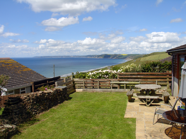 R54 - view from patio and garden