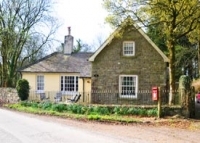 Former Victorian gatehouse